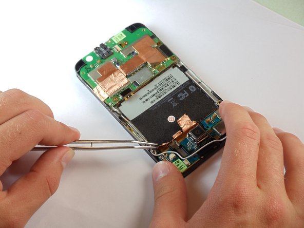 HTC HD2 Screen Replacement: step 16, image 1 of 3