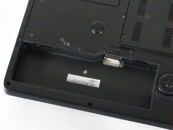 Dell Inspiron E1705 Battery Replacement: step 2, image 2 of 2