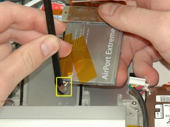 PowerBook G4 Aluminum 15" 1.5-1.67 GHz Inverter/Antenna Cables Replacement: step 31, image 1 of 1