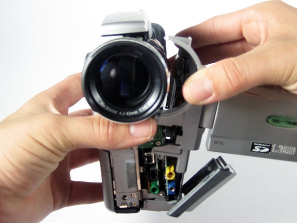 Removing Side Panel on Canon Optura 100MC: step 20, image 1 of 1