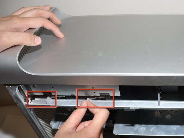 Power Mac G5 CD-ROM Drive Replacement: step 6, image 3 of 3