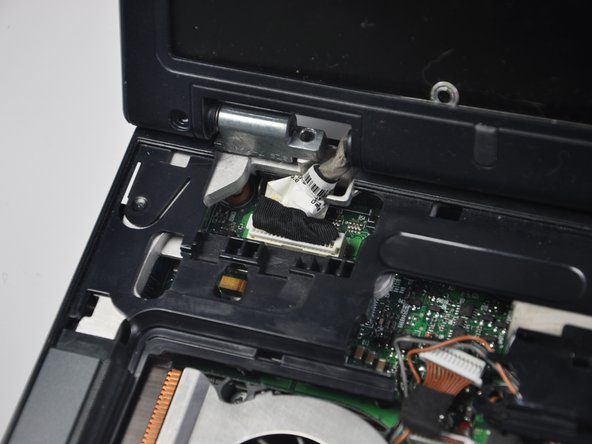 Disassembling HP Compaq NC6120 Laptop: step 8, image 1 of 3