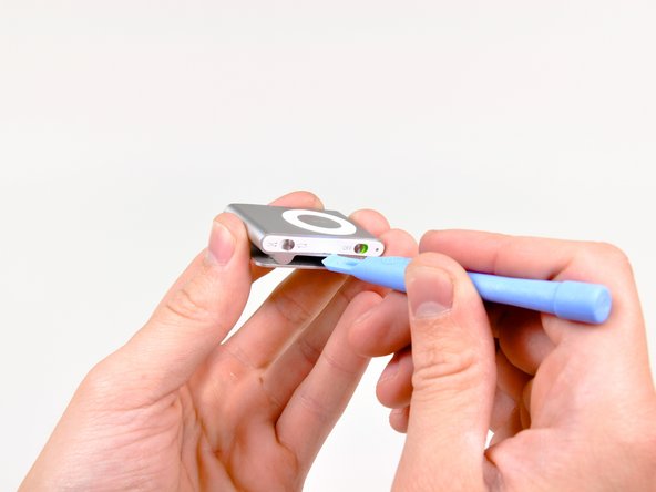 iPod Shuffle 2nd Generation Logic Board Assembly Replacement: step 5, image 1 of 2