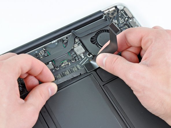 MacBook Air 13" Late 2010 Fan Replacement: step 5, image 2 of 2