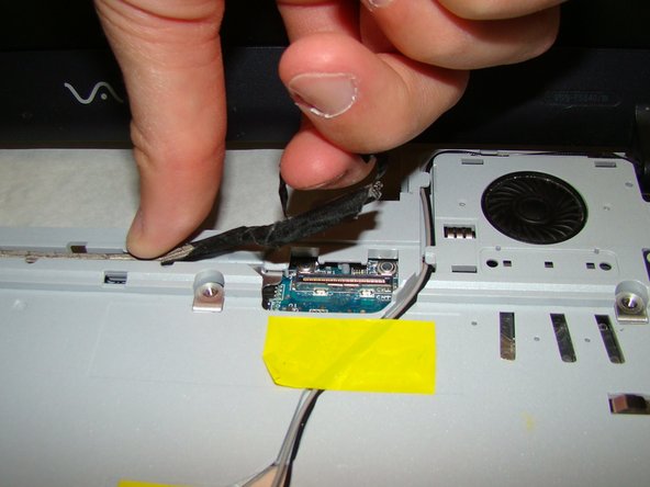 Sony Vaio PCG-7A2L LCD Screen Replacement: step 20, image 3 of 3