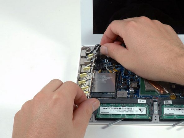 MacBook Core Duo Logic Board Replacement: step 16, image 1 of 1
