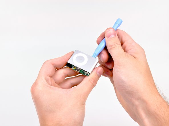 iPod Shuffle 2nd Generation Logic Board Assembly Replacement: step 10, image 1 of 2