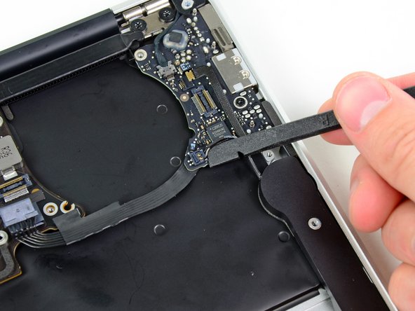 MacBook Air 11" Mid 2011 I/O Board Replacement: step 16, image 2 of 2