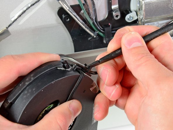 iMac Intel 21.5" EMC 2428 CPU Fan Replacement: step 46, image 1 of 2