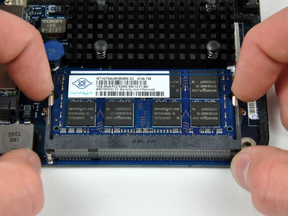 Mac mini Model A1176 Logic Board Replacement: step 21, image 1 of 3