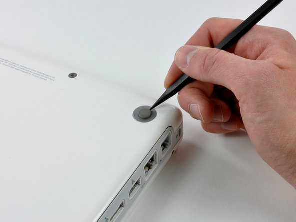 iBook G4 12" 1.33 GHz Upper Case Replacement: step 5, image 1 of 1