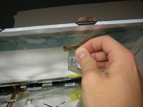 HP Pavilion dv6000 LCD Screen Replacement: step 6, image 1 of 3