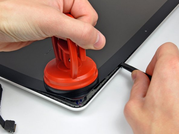 MacBook Pro 15" Unibody 2.53 GHz Mid 2009 Front Display Glass Replacement: step 21, image 2 of 3