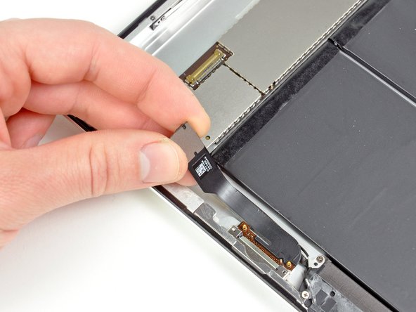 iPad 2 Wi-Fi EMC 2415 Bluetooth/Wi-Fi Antenna Replacement: step 36, image 3 of 3