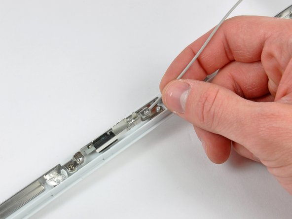 iBook G4 14" 933 MHz-1.33 GHz Clutch Hinges Replacement: step 64, image 2 of 2