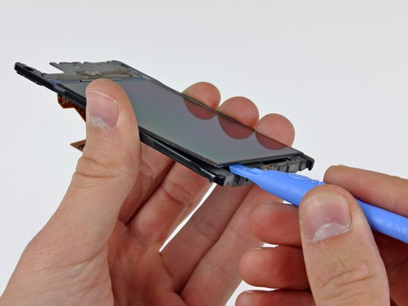 Microsoft Zune HD OLED Display Replacement: step 20, image 2 of 2