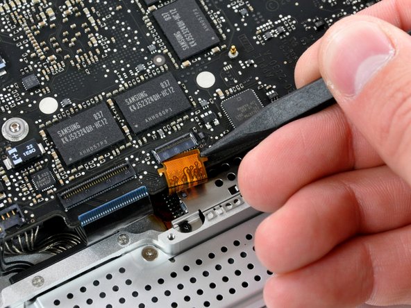 MacBook Pro 15" Unibody Late 2008 and Early 2009 Logic Board Replacement: step 19, image 2 of 2