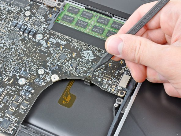MacBook Pro 17" Unibody Logic Board Replacement: step 9, image 1 of 2