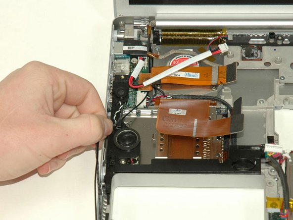 PowerBook G4 Aluminum 15" 1.5-1.67 GHz Left Clutch Hinge Replacement: step 24, image 1 of 1