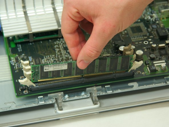 PowerMac G4 M5183 RAM: step 2, image 2 of 2