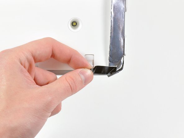 iMac Intel 24" EMC 2111 Optical Drive Fan Replacement: step 13, image 1 of 2