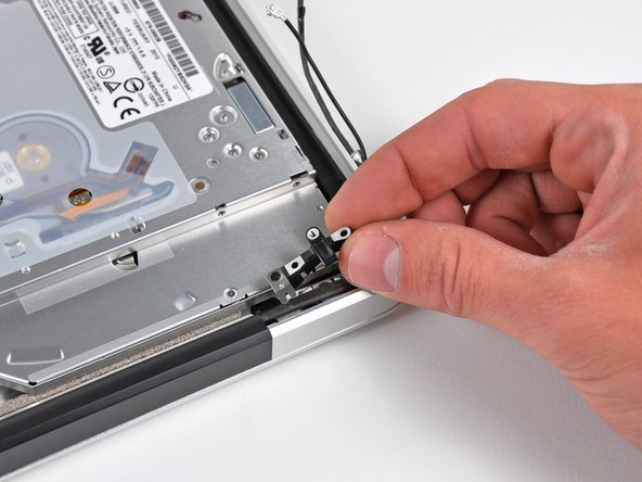 MacBook Pro 15" Unibody Mid 2010 Display Replacement: step 13, image 2 of 2