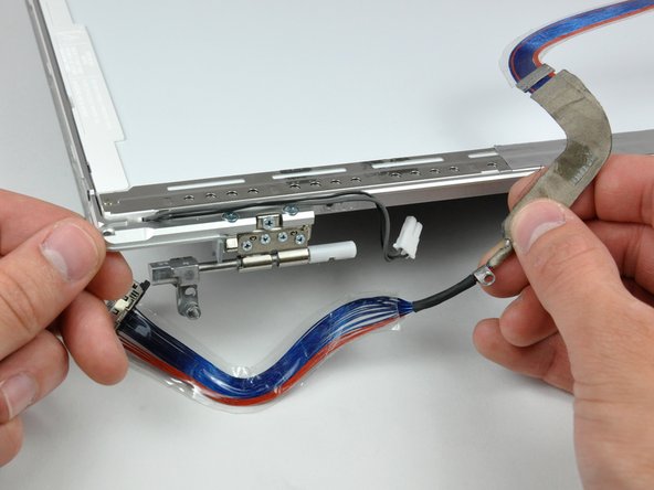 PowerBook G4 Aluminum 15" 1.67 GHz Display Data Cable Replacement: step 34, image 1 of 1