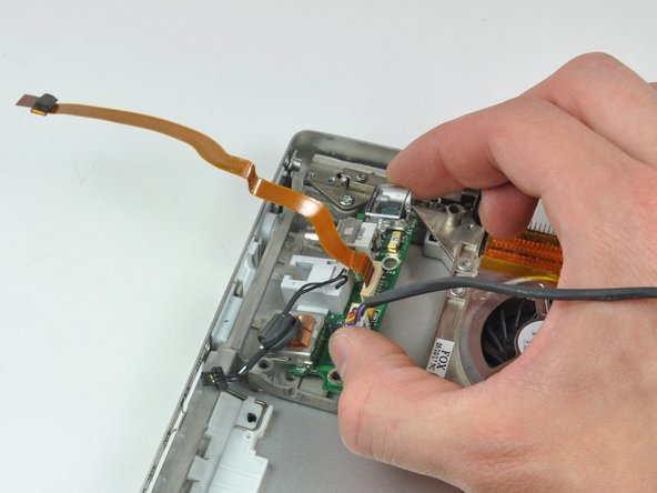 PowerBook G4 Aluminum 17" 1.67 GHz (High-Res) Lower Case Replacement: step 59, image 1 of 1