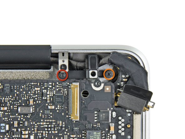 MacBook Pro 13" Unibody Mid 2010 Heat Sink Replacement: step 8, image 1 of 2