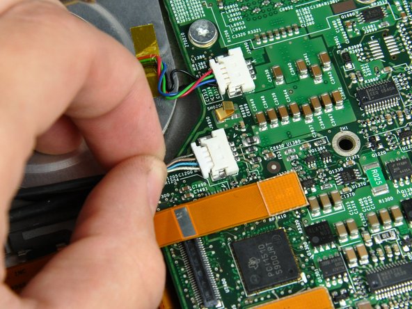 PowerBook G4 Aluminum 17" 1.67 GHz (High-Res) Clutch Hinges Replacement: step 29, image 1 of 1