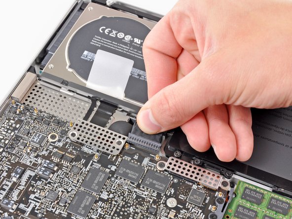 MacBook Pro 17" Unibody Left Speaker Replacement: step 3, image 2 of 3