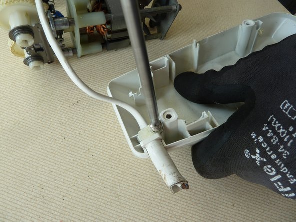 Hand Mixer: step 4, image 1 of 1