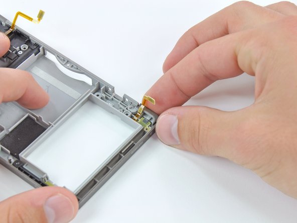Nintendo 3DS Right Shoulder Button Replacement: step 9, image 1 of 3