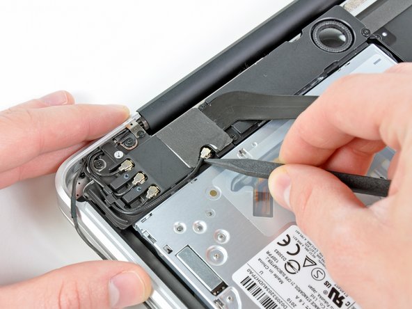 MacBook Pro 13" Unibody Early 2011 Upper Case Replacement: step 29, image 2 of 3