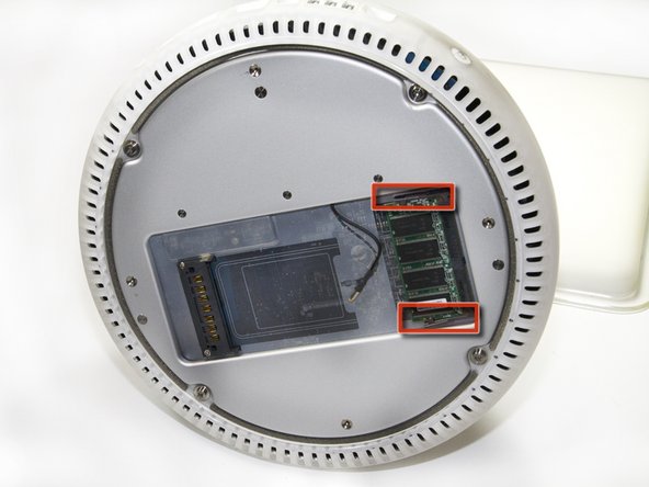 iMac G4 15" 700 MHz EMC 1873 RAM DIMM Replacement: step 3, image 1 of 2