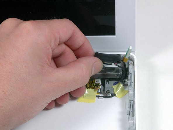 MacBook Core 2 Duo Clutch Cover Replacement: step 25, image 1 of 1