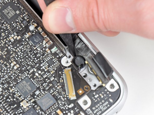 MacBook Pro 13" Unibody Early 2011 Heat Sink Replacement: step 18, image 1 of 1