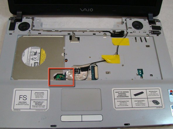 Sony Vaio PCG-7A2L LCD Screen Replacement: step 21, image 1 of 3