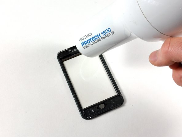 iPod Touch 1st Generation Front Panel Replacement: step 14, image 1 of 1