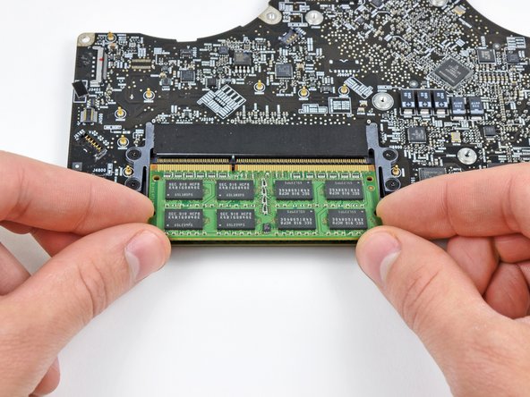 MacBook Pro 17" Unibody Logic Board Replacement: step 30, image 2 of 2