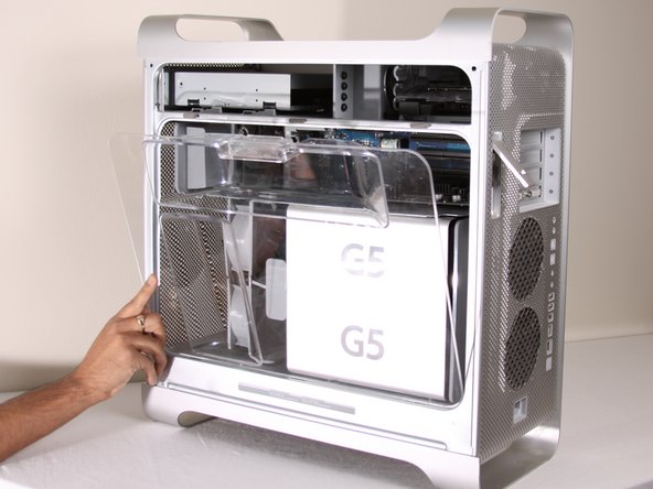 Power Mac G5 Front Fan Assembly Replacement: step 4, image 2 of 3