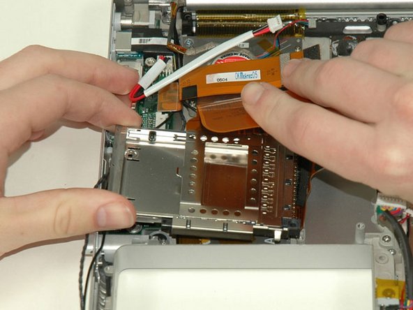 PowerBook G4 Aluminum 15" 1.5-1.67 GHz Heat Sink Replacement: step 29, image 1 of 1