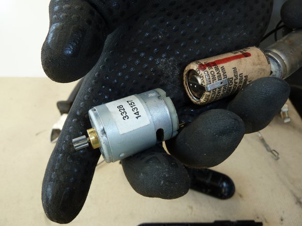 Baton Screwdriver: step 3, image 2 of 2