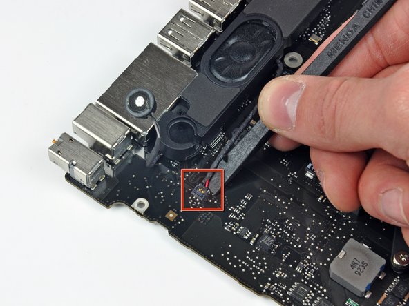 MacBook Pro 15" Unibody 2.53 GHz Mid 2009 Microphone Replacement: step 27, image 1 of 1