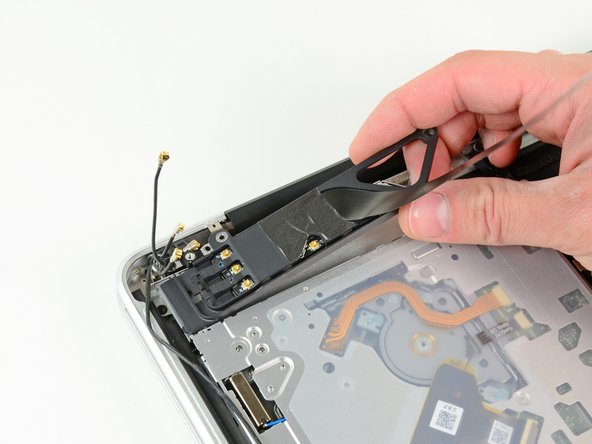 MacBook Pro 15" Unibody Early 2011 Upper Case Replacement: step 33, image 2 of 2