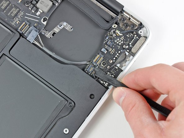 MacBook Air 13" Late 2010 Logic Board Replacement: step 13, image 1 of 1