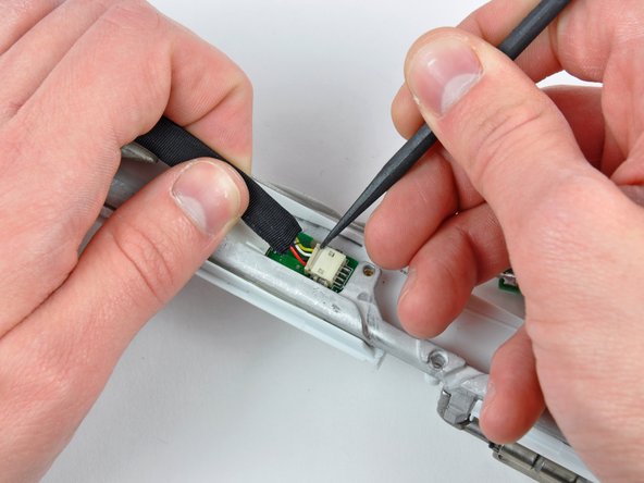 iBook G3 14" Inverter/AirPort Cables Replacement: step 63, image 1 of 2