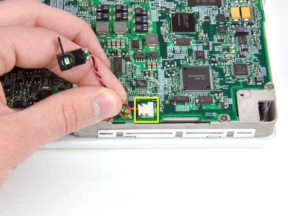 iBook G4 12" 1.33 GHz Sleep Light Replacement: step 29, image 1 of 1