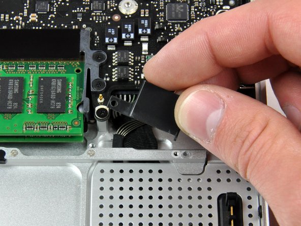 MacBook Unibody Model A1278 Heat Sink Replacement: step 12, image 2 of 2