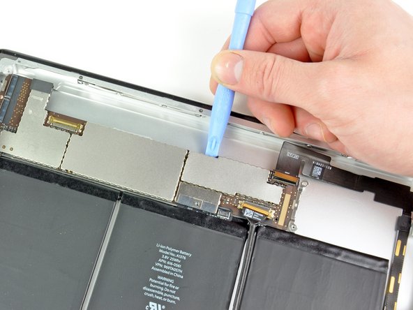 iPad 2 Wi-Fi EMC 2415 Battery Replacement: step 43, image 1 of 1